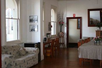 foyer.jpg
